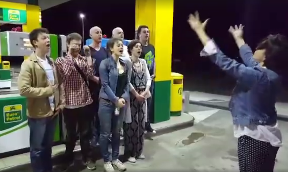 Andrija i ekipa napravili šou na pumpi (VIDEO)