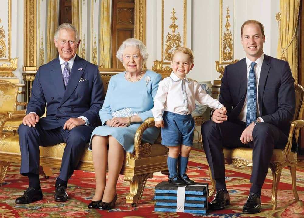 Kraljica nudi posao, plata odlična!