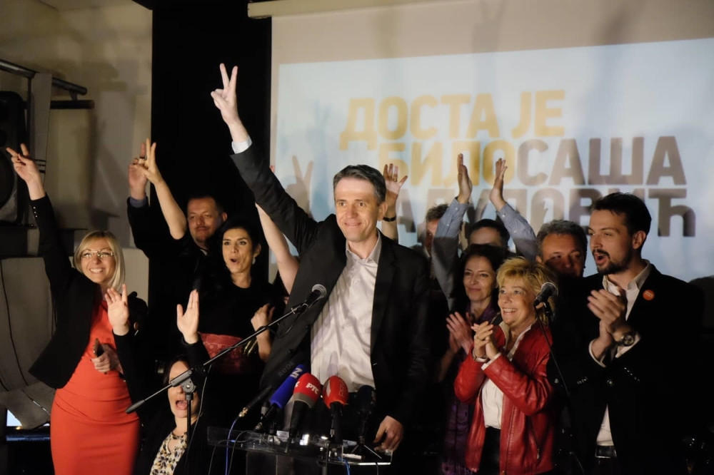 Radulovićev pokret sa 16 poslanika spao na dva