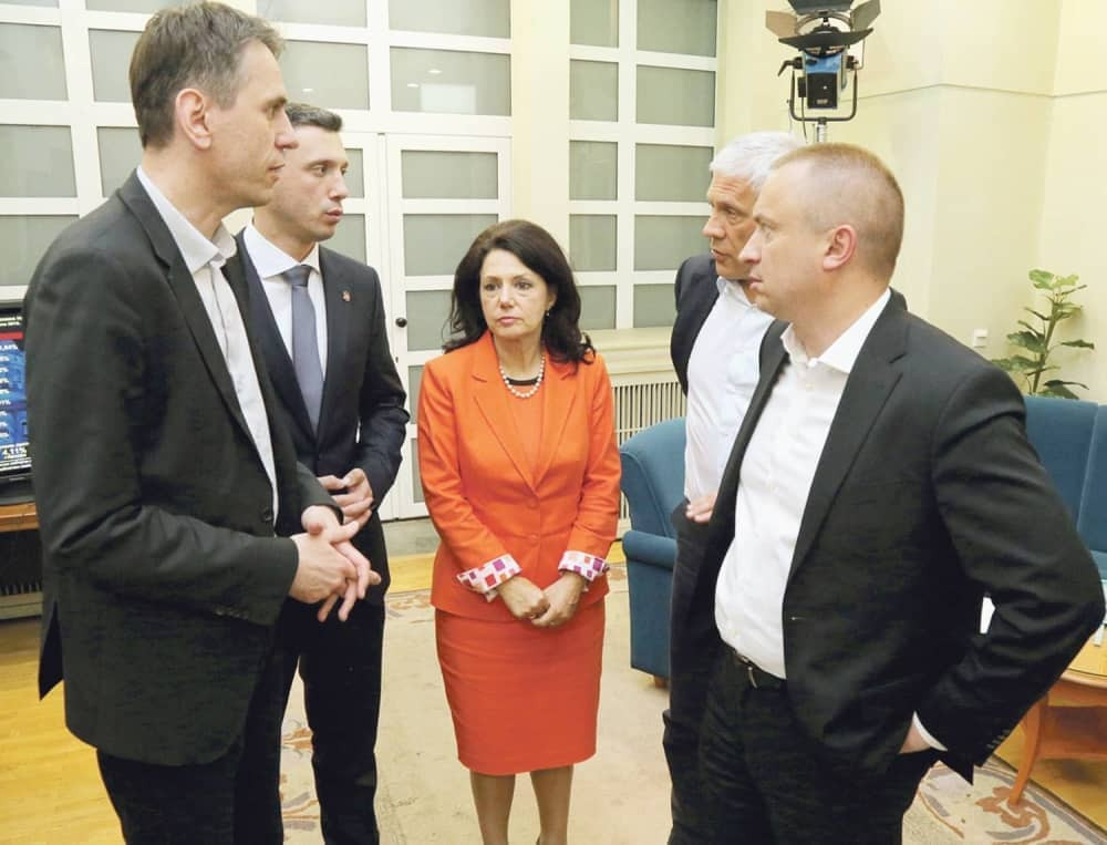 Ameri ruše Vučića preko cenzus koalicije!