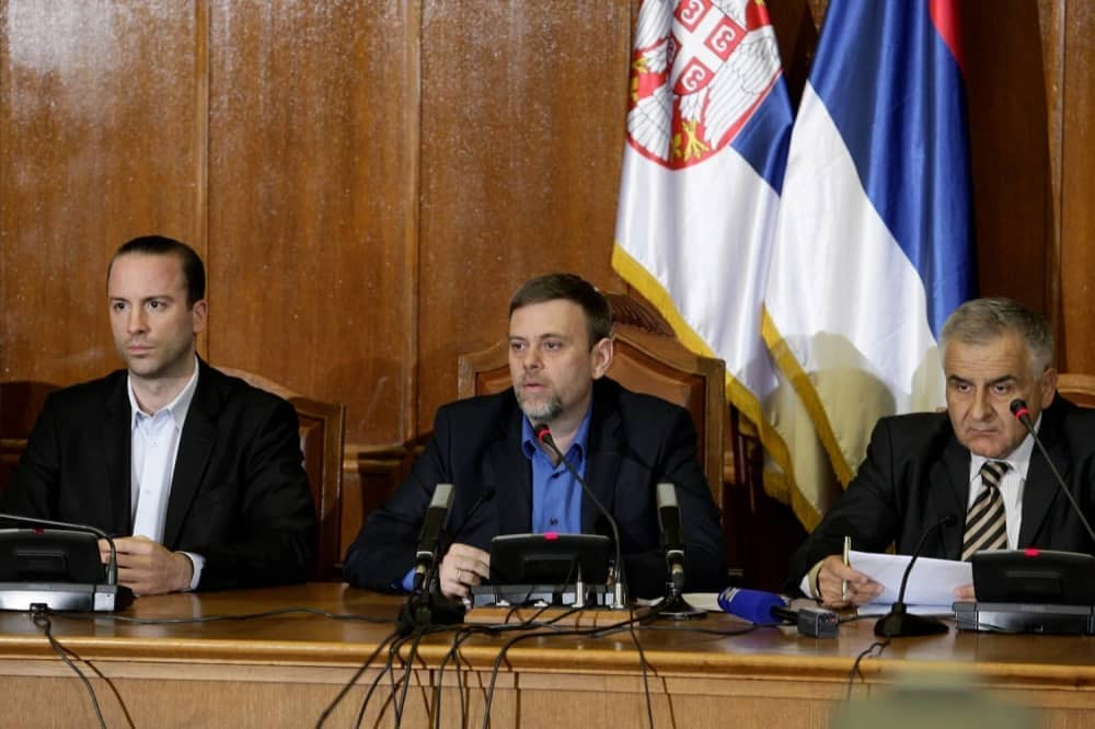 Digitron u ruke pa brojite glasove