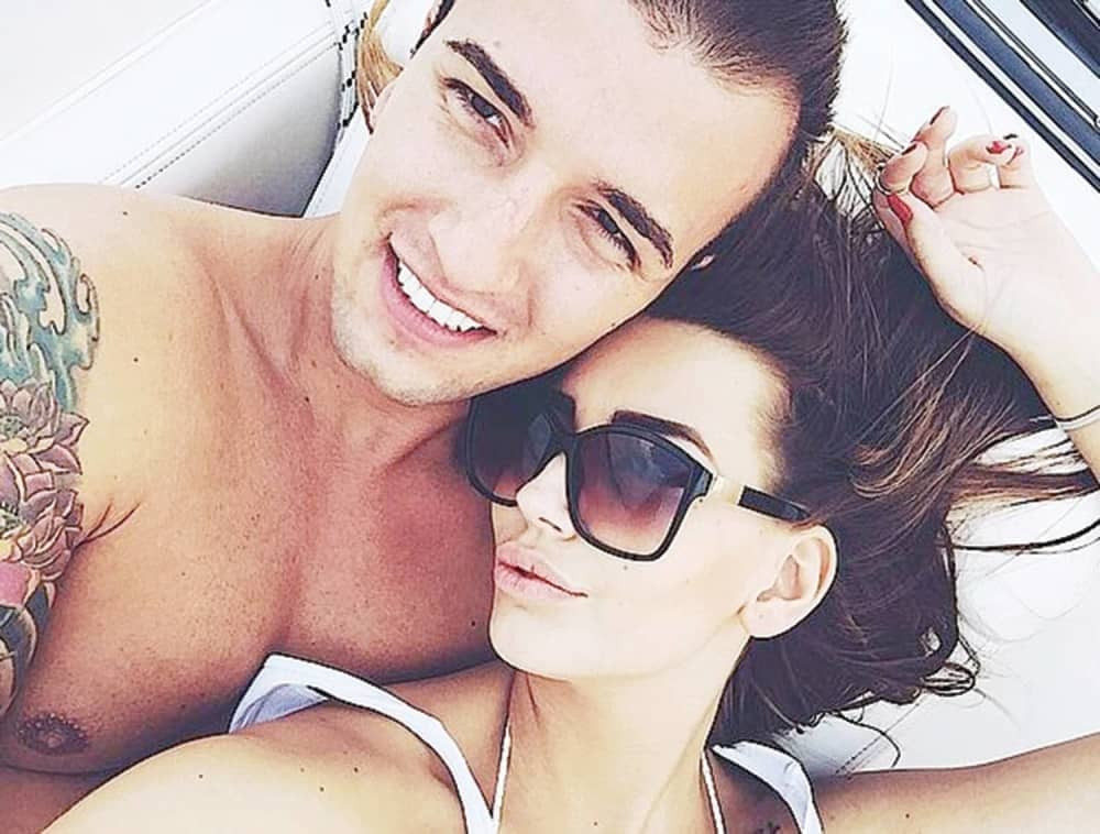 Prebiću svaku koja pipne mog dečka! (VIDEO)