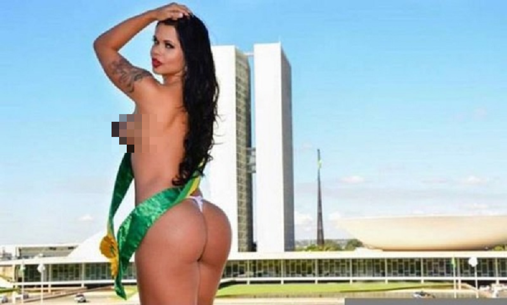 Gospođa ministarka sa najlepšom guzom