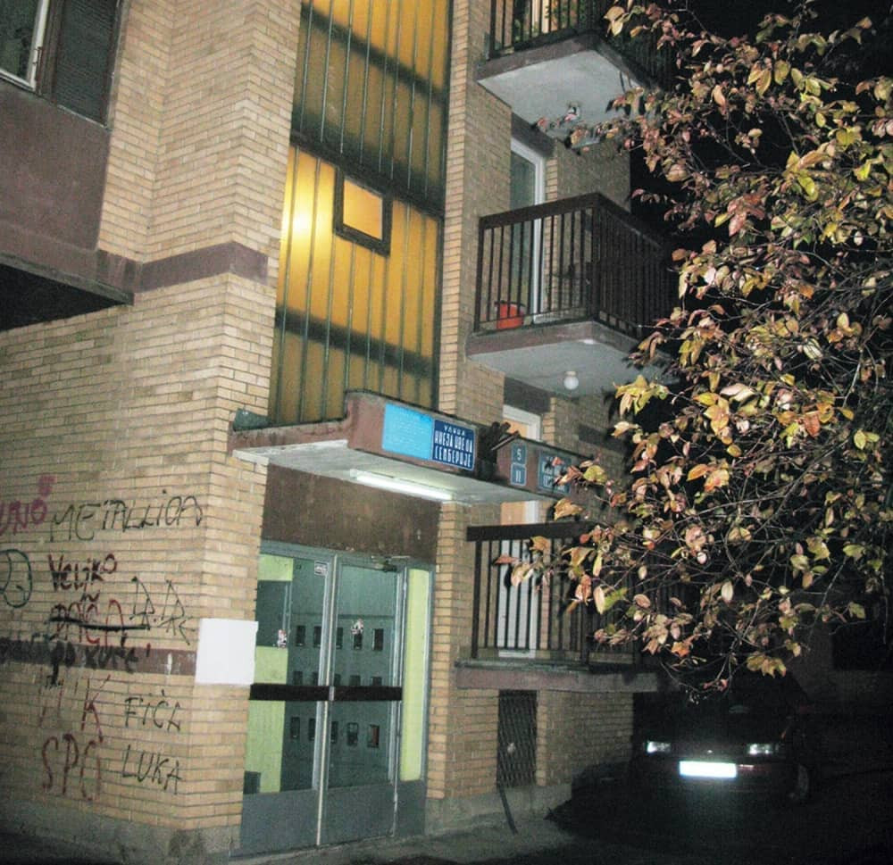 Ubica držao devojčicu (12) kao taoca u stanu!