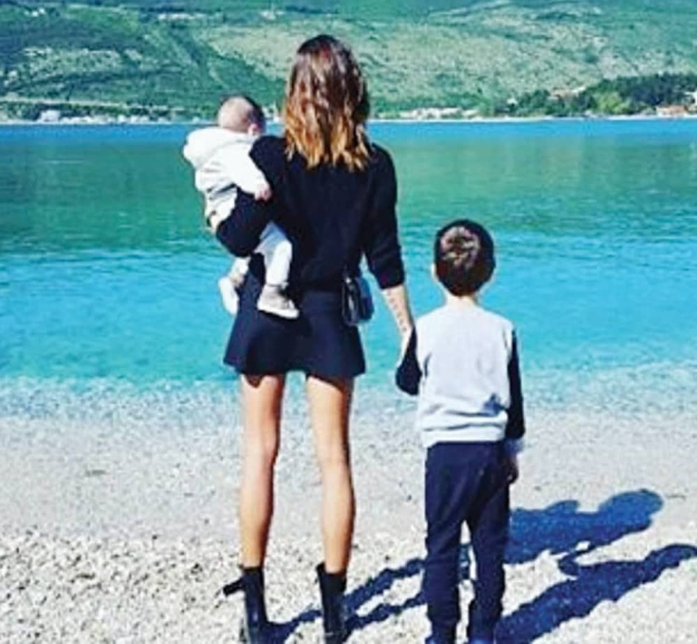 Bojana odvela decu u Crnu Goru!