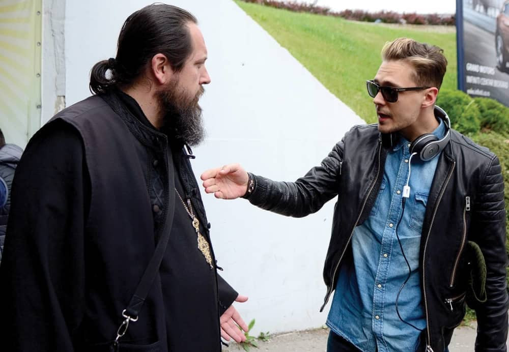 Miloš pohrlio bratu u zagrljaj