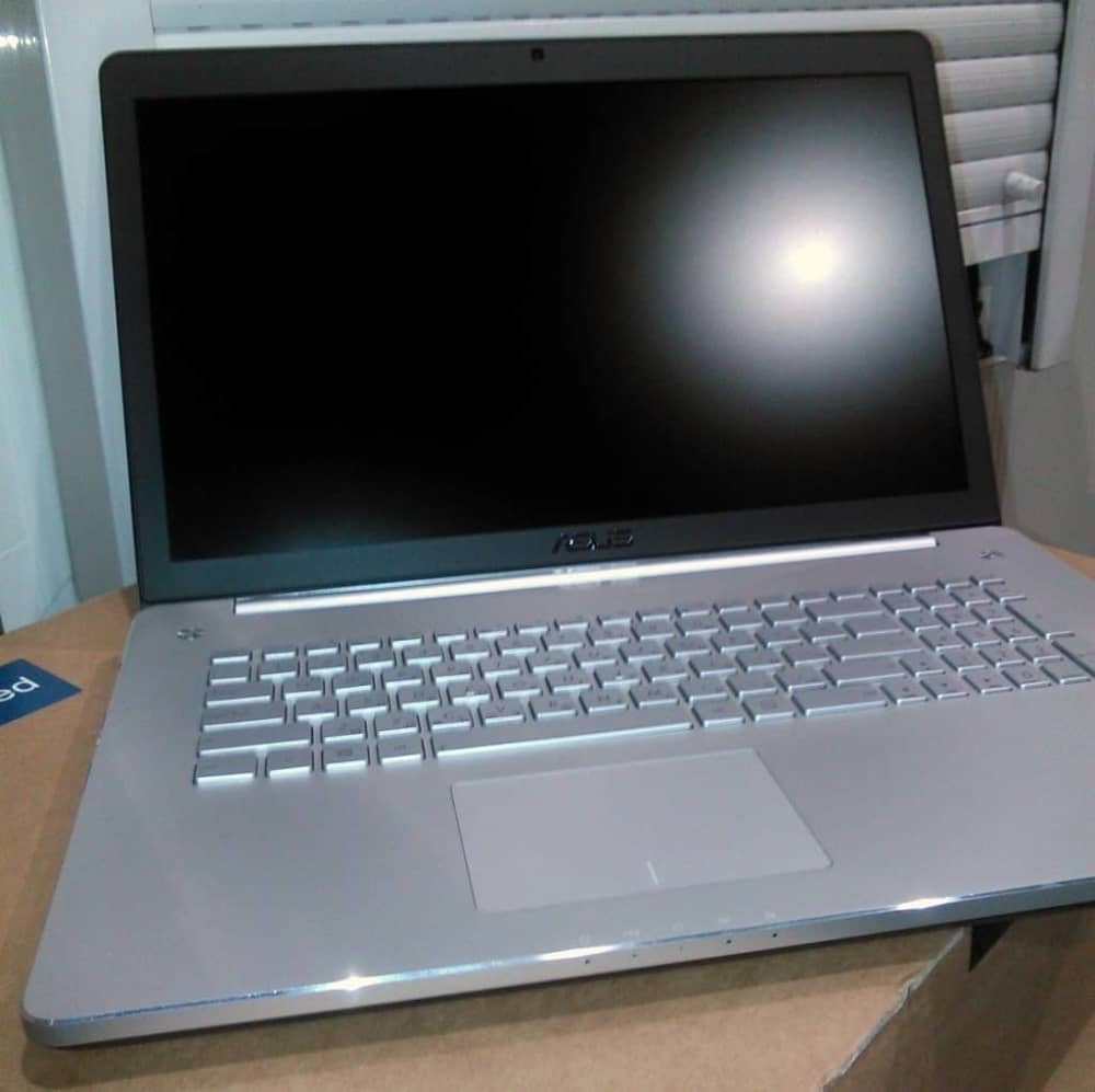 Švercovao kompjutere