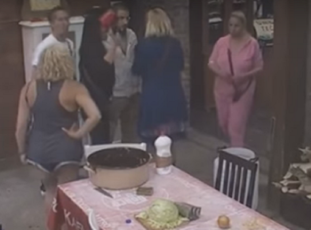 Jelena i Dušica se izvređale i umalo potukle! (VIDEO)
