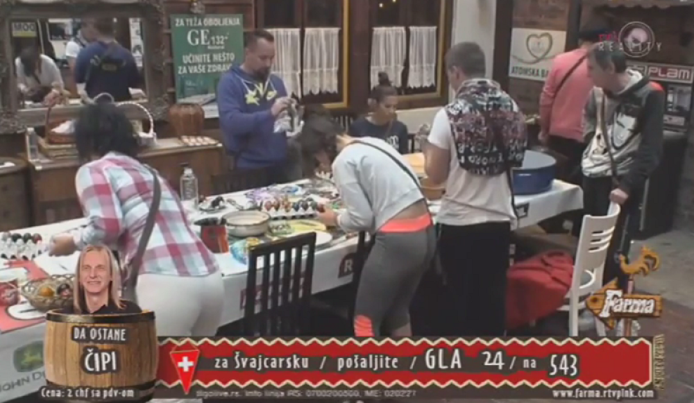 Pogledajte kako su farmeri farbali jaja (VIDEO)