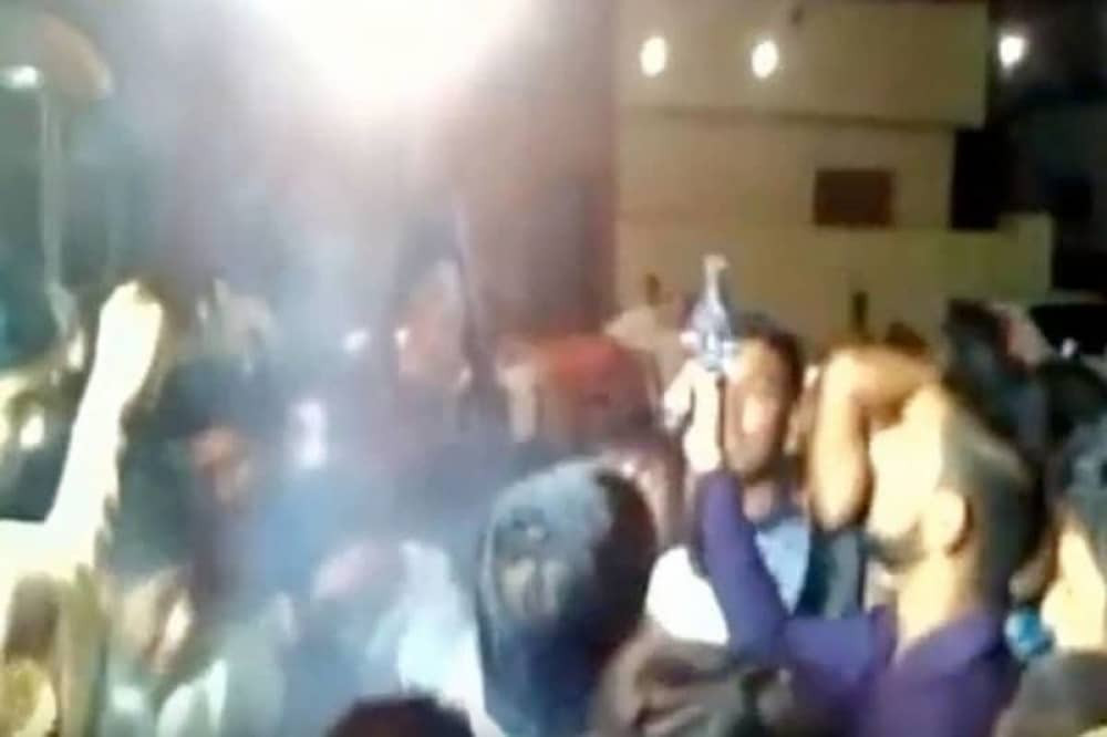 Mladoženja ranjen u glavu (VIDEO)