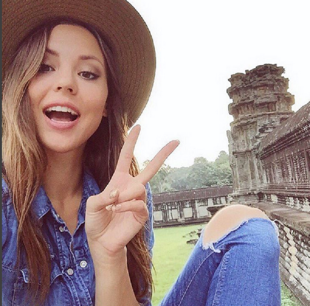 Svi su blenuli SAMO U NJU! Piksijeva ćerka na modnoj reviji ponosno prošetala TRUDNIČKI STOMAK (FOTO)