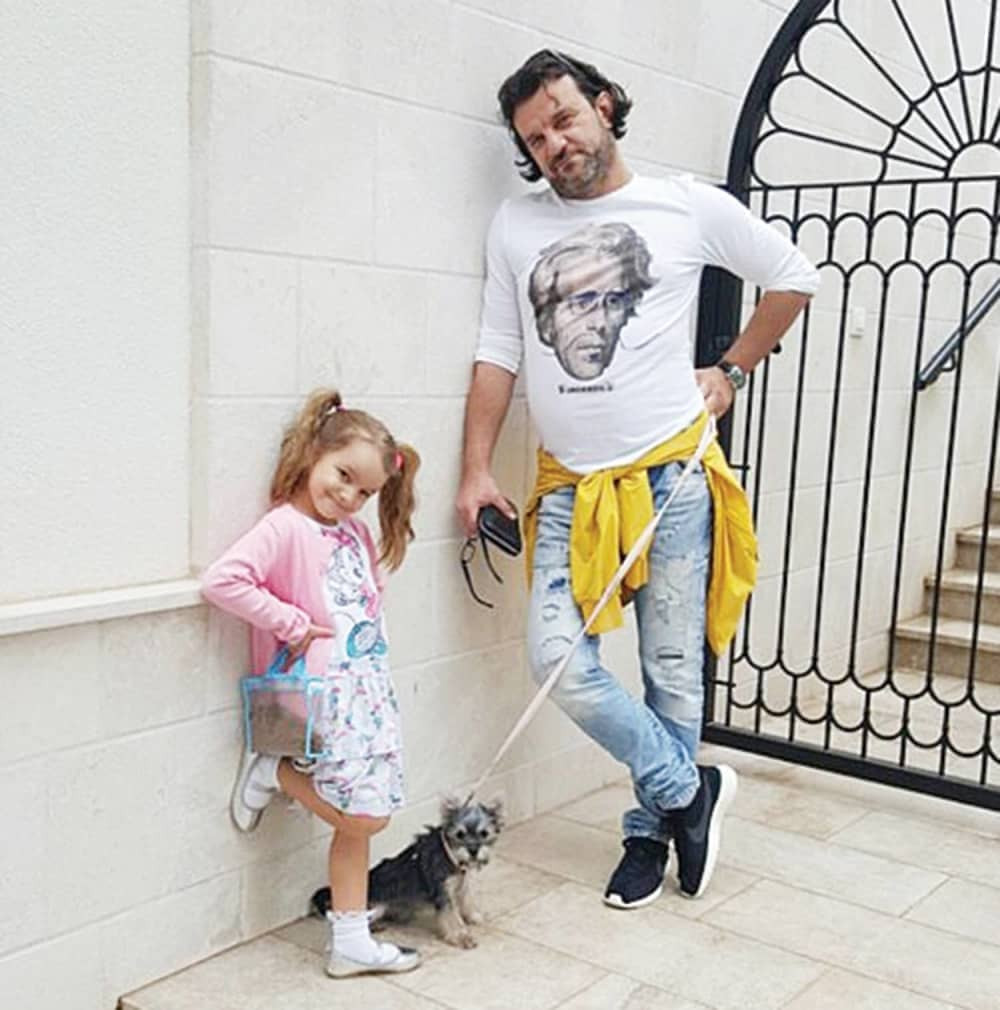 Lukas sa ćerkom uživa u Budvi!