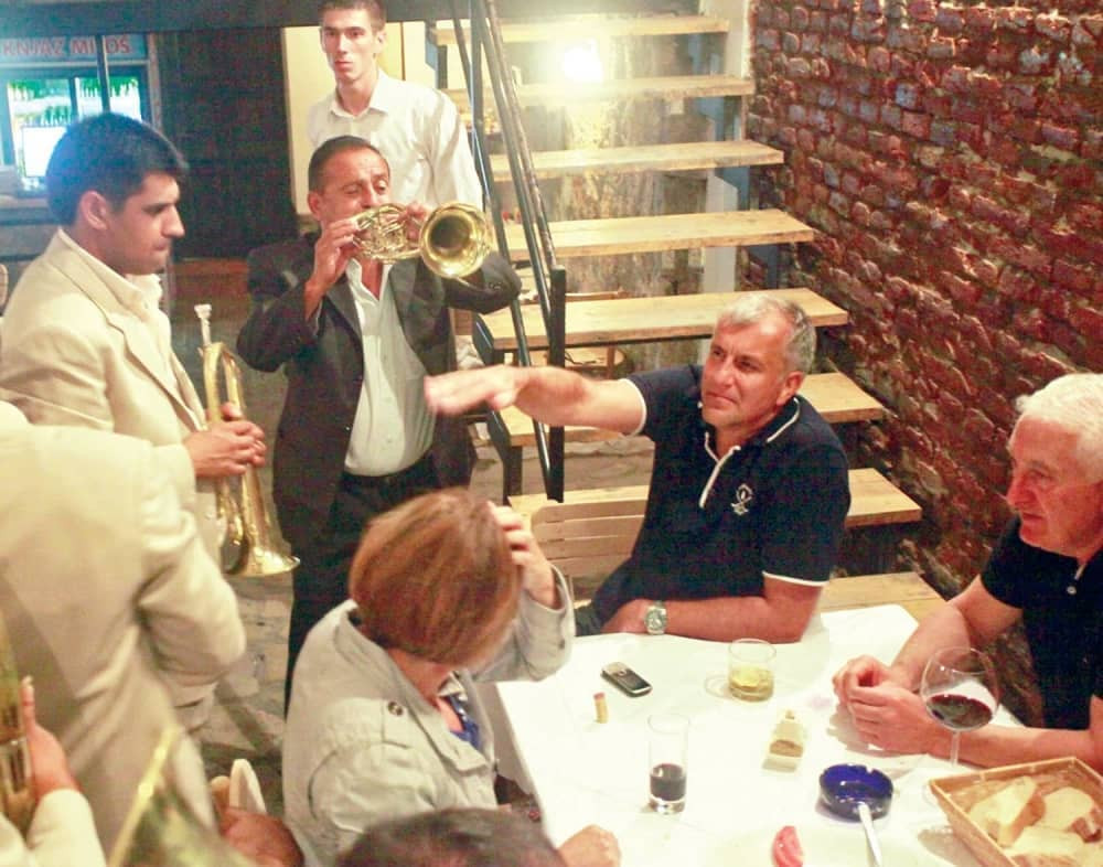 Za kafanu uvek imam društvo!