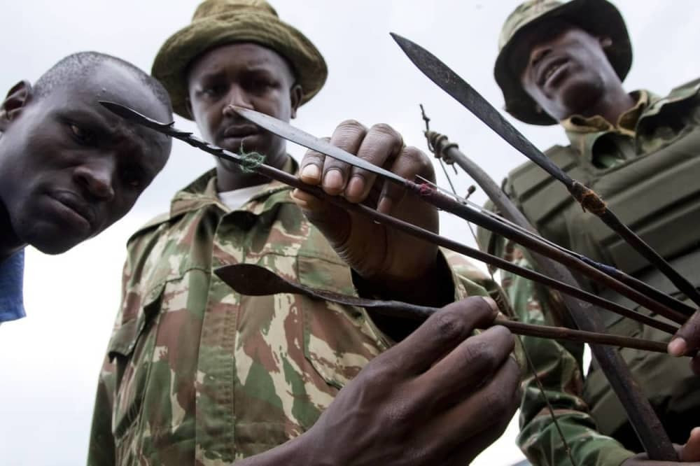 Otrovnom strelom ubili atentatorku sa bombom