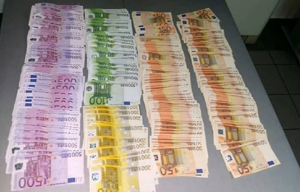 U koferu krio 22.500 evra