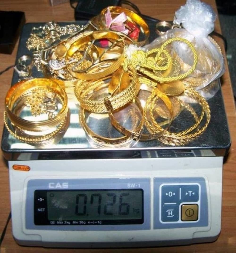 Policija u Rumi sprečila krađu iz zlatare