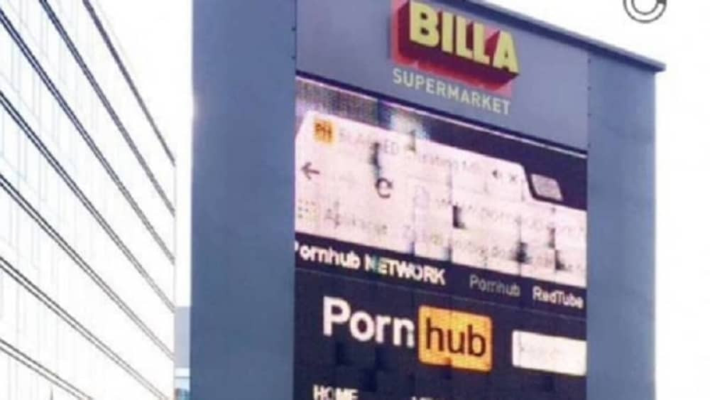 Zagrepčanima pustili porniće na bilbordu (FOTO)