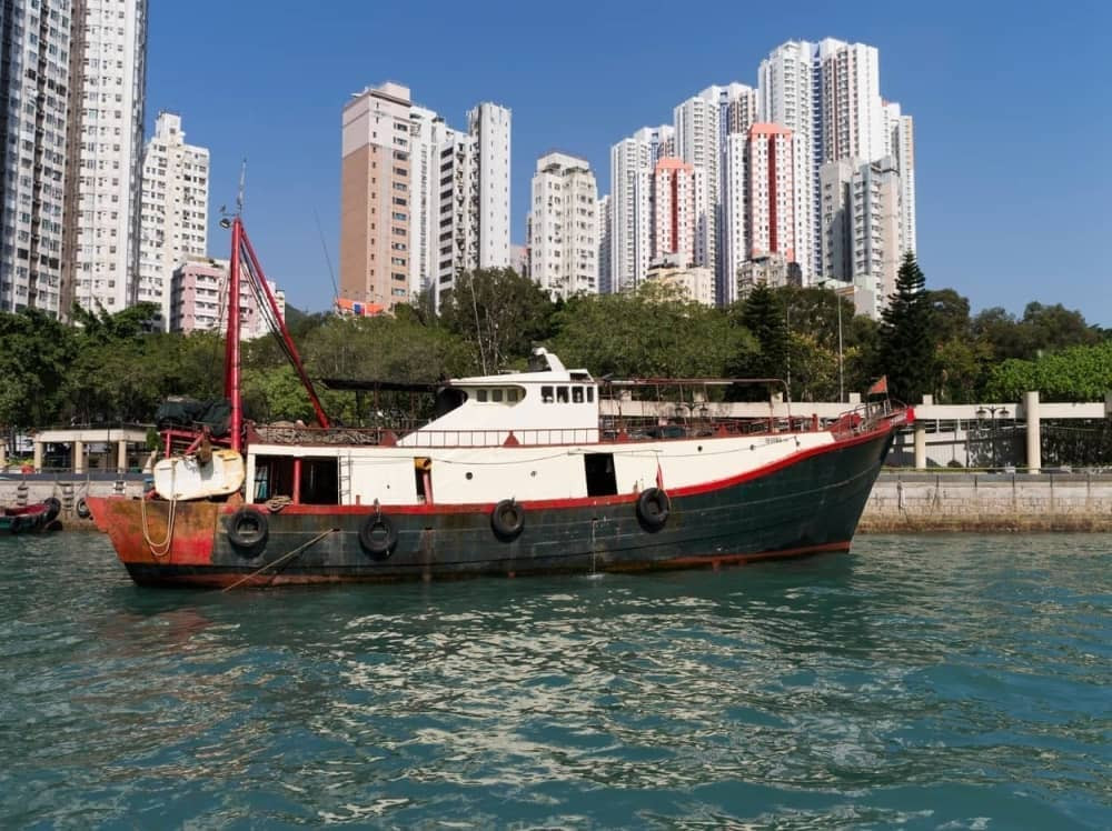 Sudarili se brodovi, nestalo 17 ljudi