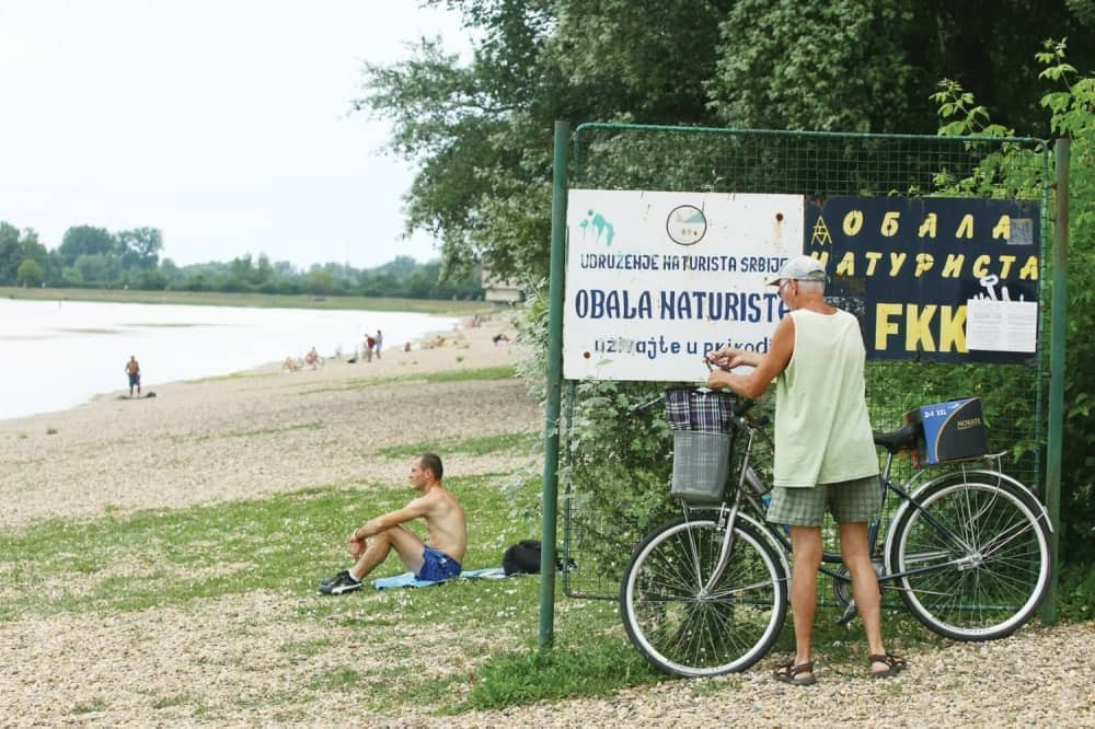 Da je hteo, bog bi nam stvorio gaće!