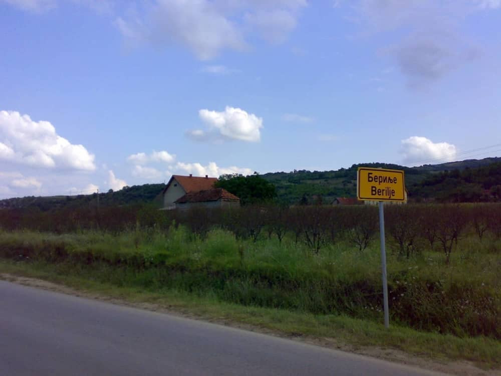 Automobil ga pregazio ispred kuće