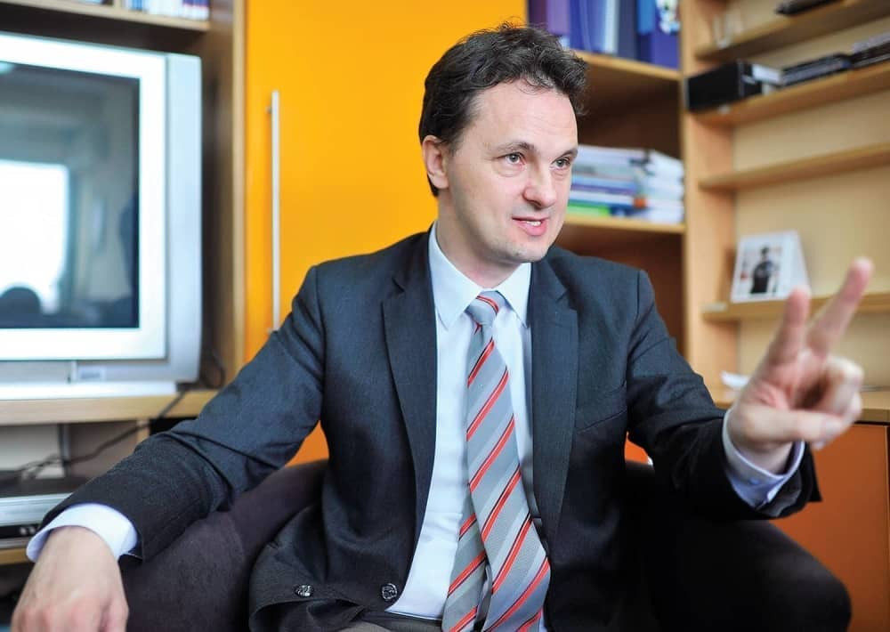 Verbić se uz muziku oprašta od fotelje!