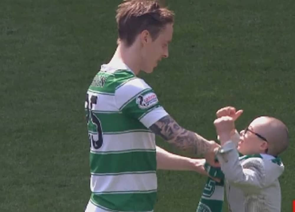 Legendarni navijač Seltika istrčao počasni krug sa igračima (VIDEO)