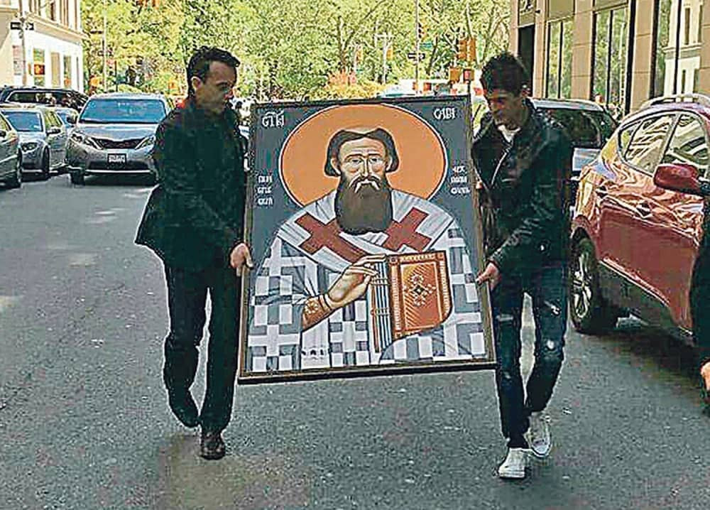 Ikona i drveni krst netaknuti u požaru!