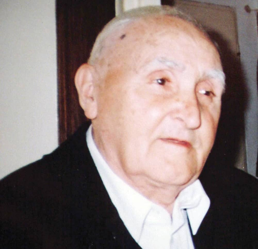 Preminuo deka koji je ispao iz autobusa