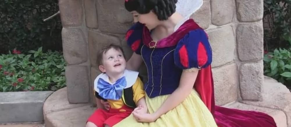 Autistični dečak raznežio svet (VIDEO)