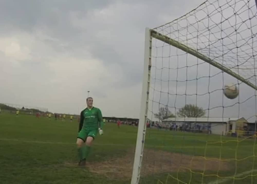 Postignuta golčina decenije, sudija nije video (VIDEO)