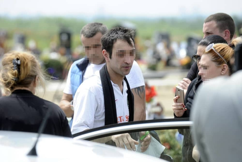 Priveden sumnjiv mladić na groblju! (FOTO)