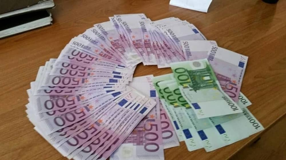 Hteli da prošvercuju 44.000 evra (FOTO)