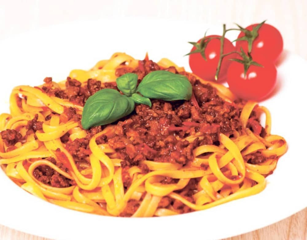 Špagete na stolu za večeru! Jednostavan recept za ukusan obrok koji se BRZO priprema!