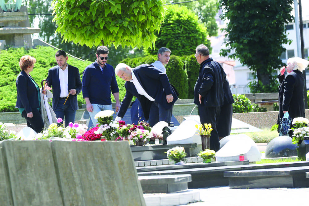 Tadić okasnio na pomen Mikiju Rakiću