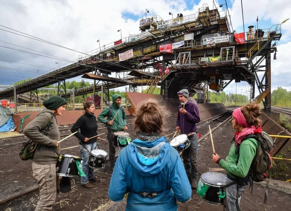 Ekološki aktivisti protestovali, policija ih uhapsila (FOTO)