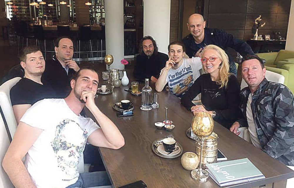 Brena izvela bend u provod