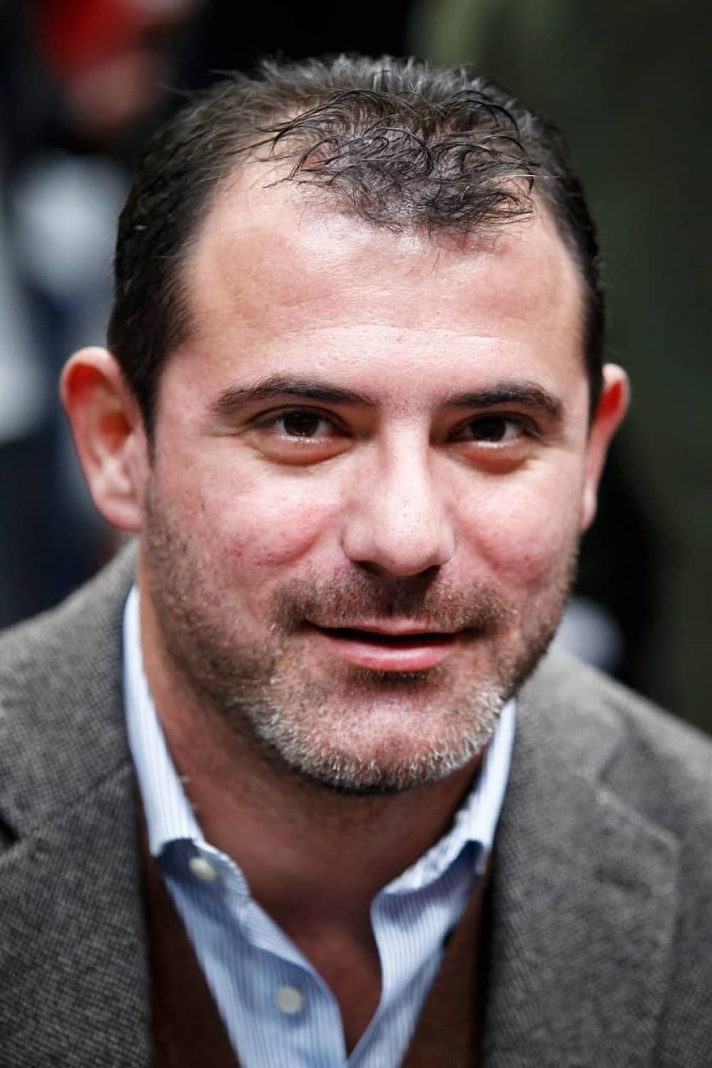 Deki im podelio stanove, opštinari oduzeli!