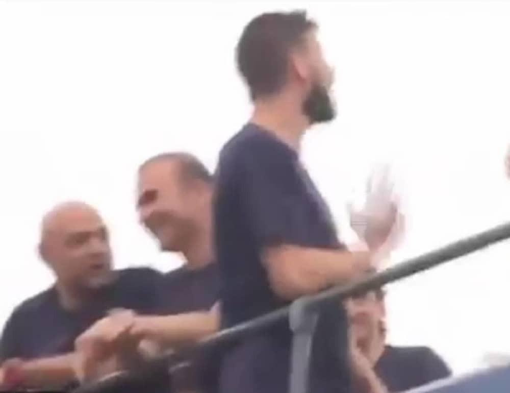 Pike sada pecka Ronalda (VIDEO)