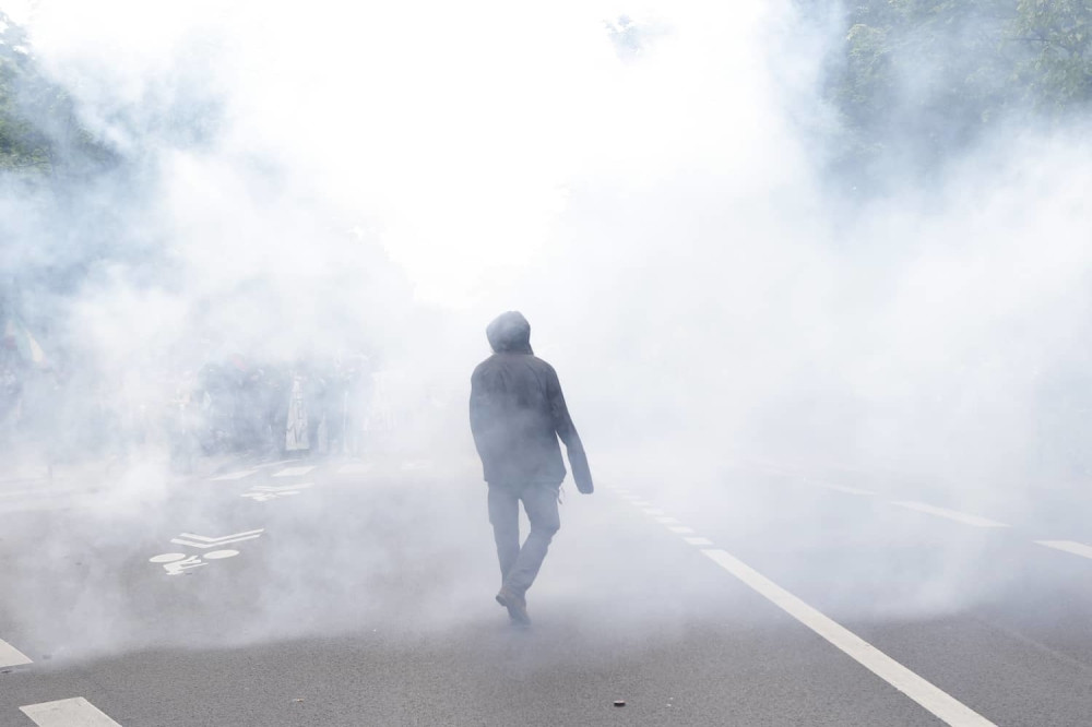 Suzavac u Parizu, blokirani putevi (FOTO)