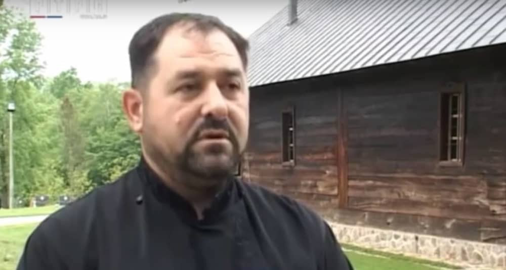 Sveštenik bi da uvede porez na neženje (VIDEO)