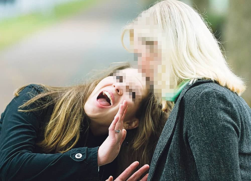 Jutarnji obračun ispred pivnice, potukle se i žene!