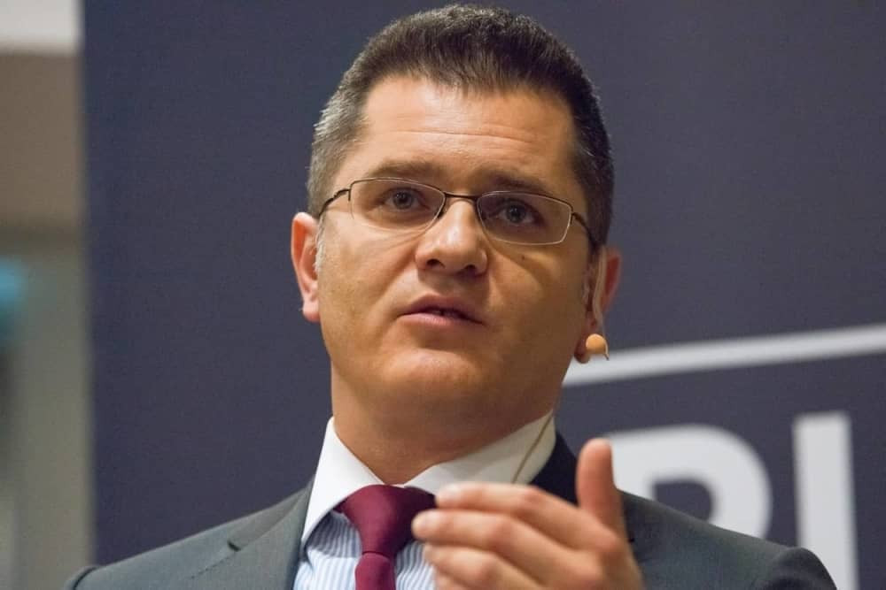 Vuk Jeremić pokazao koliko je bogat i neozbiljan!