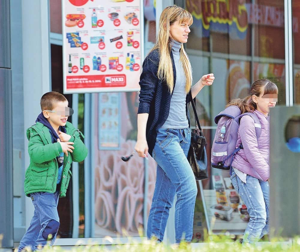 Mina sprema papire za razvod!