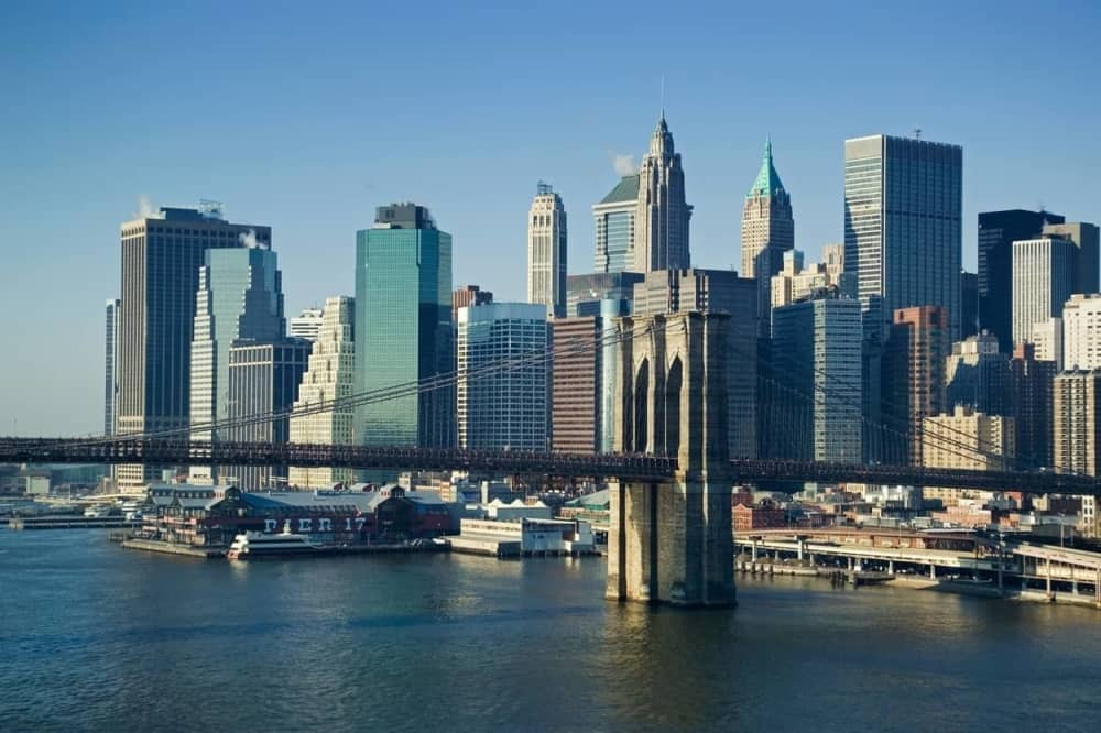 Zbog šok pištolja povređeno 16 ljudi