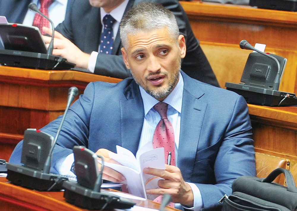 Jovanović ostaje bez fotelje u vladi i poslaničkog kluba!