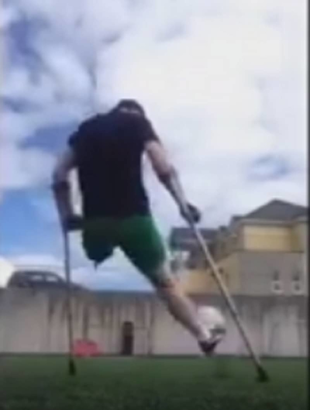 Momak bez noge izveo zapanjujući slobodnjak (VIDEO)