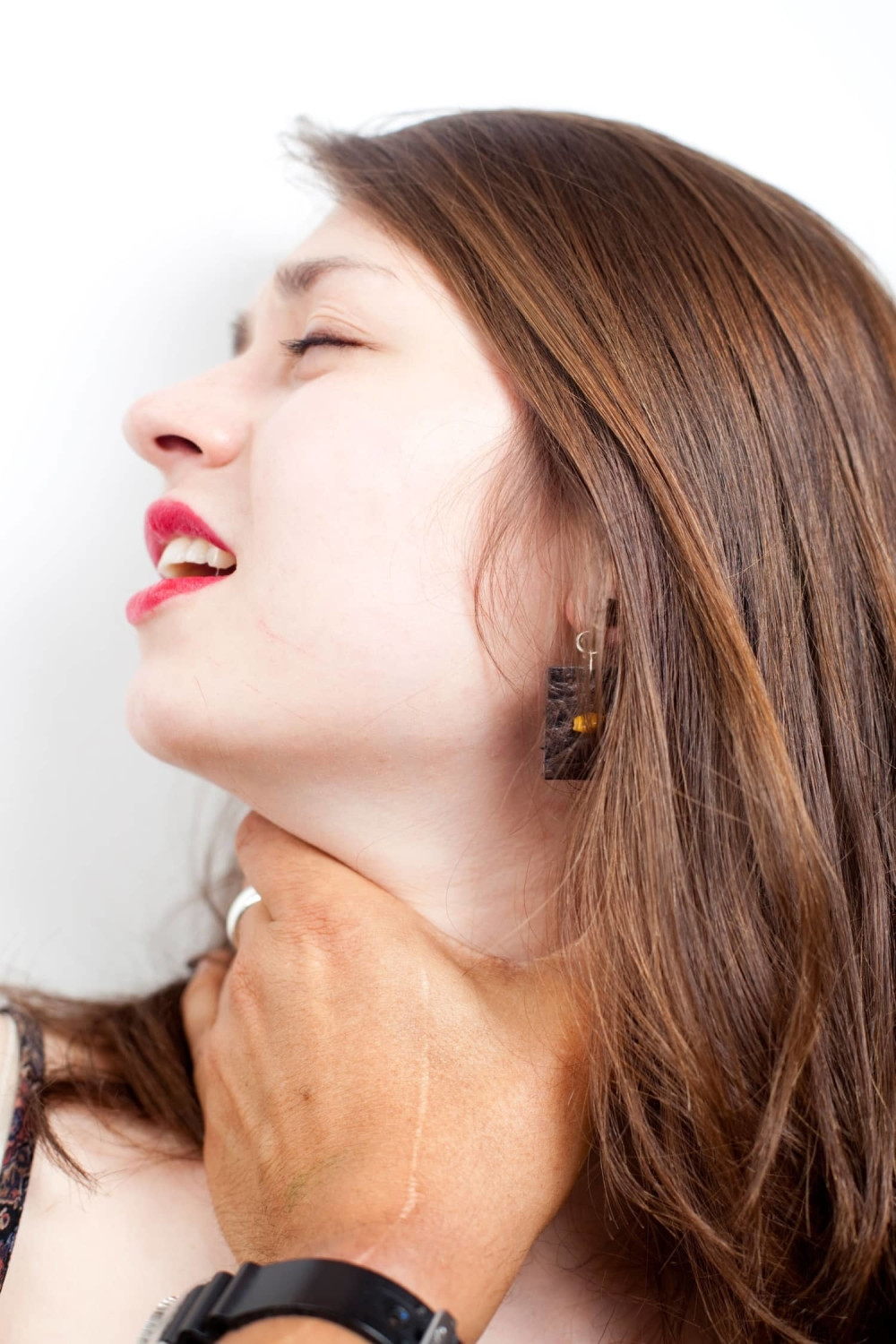 Bolesnu ženu zadavio golim rukama!