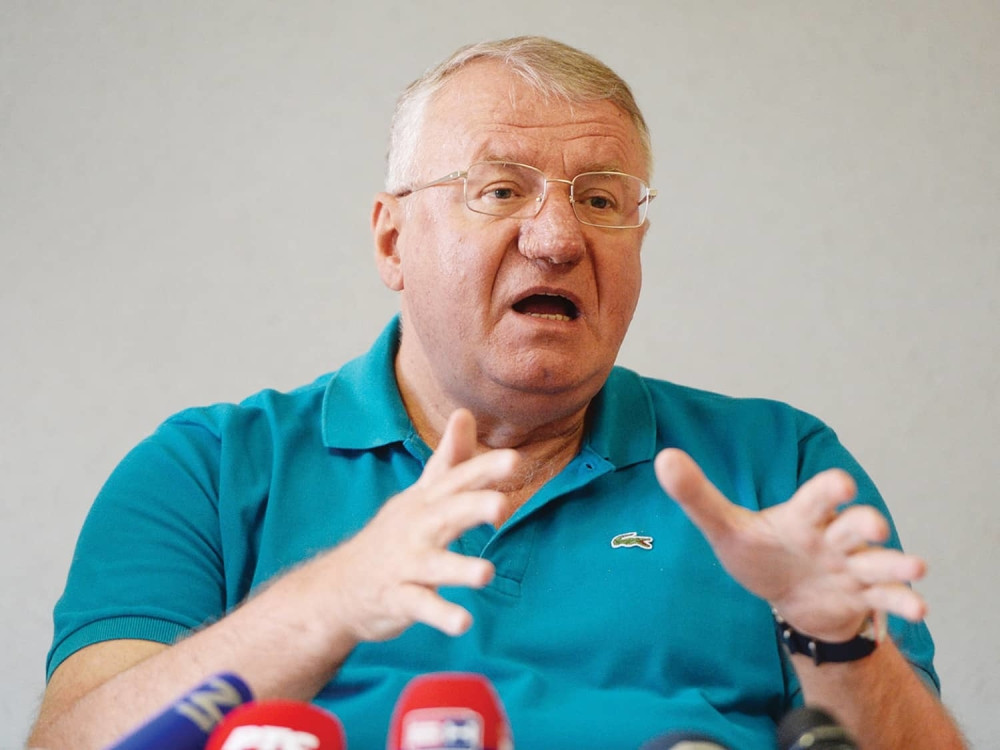 Nikolić ipak ne zove Šešelja!