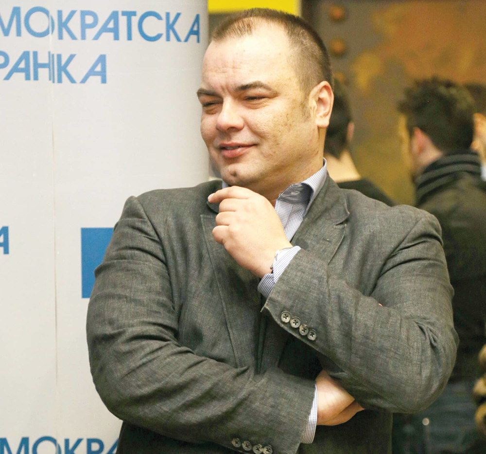 Ješić hoće da zapali Skupštinu!