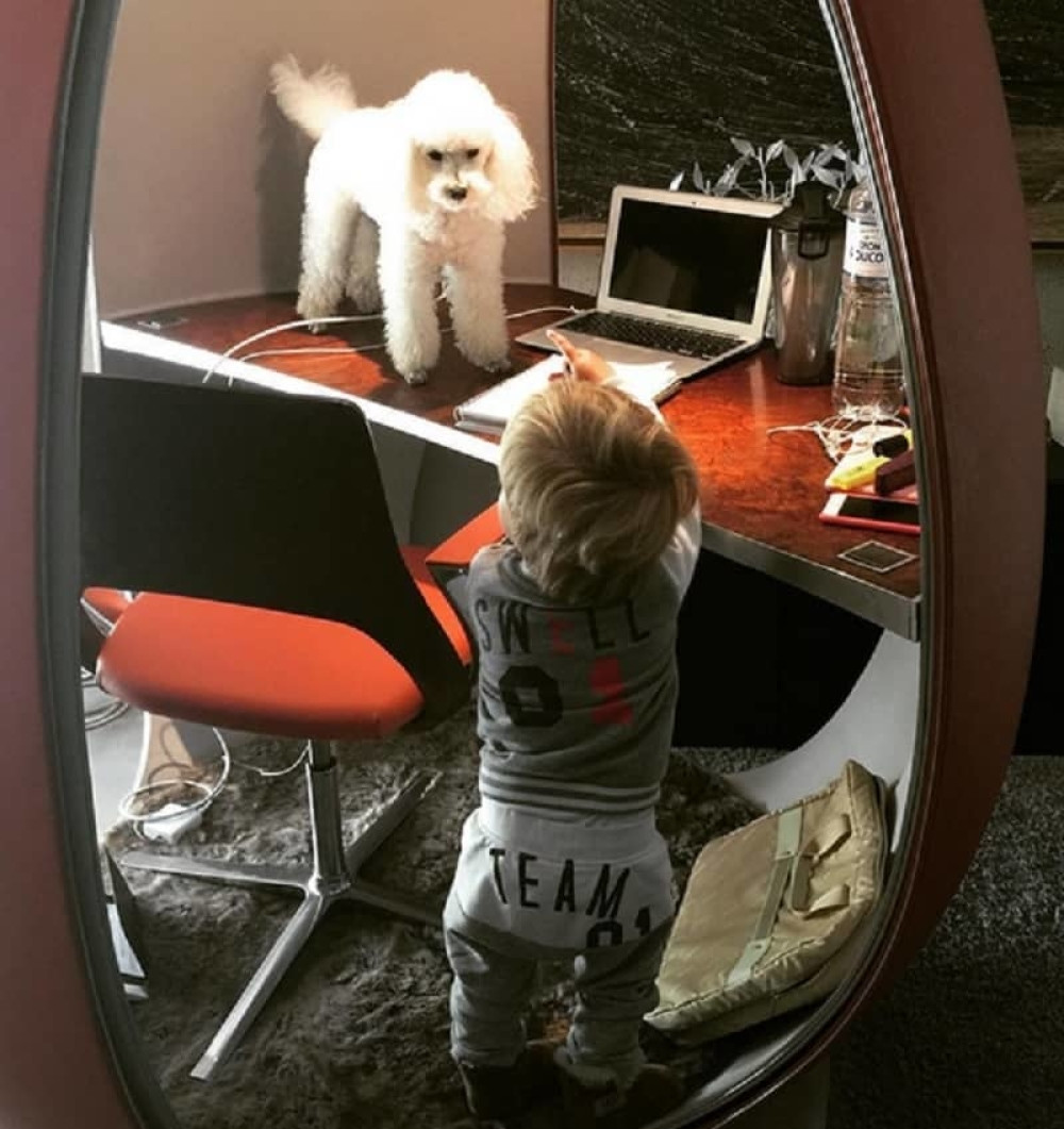 Ovako se Novakov Stefan igra sa psom Pjerom (FOTO)